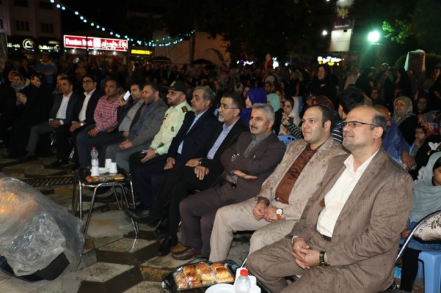 دبیر کل کمیسیون ملی یونسکو- ایران از نمایشگاه شب های روشن لاهیجان دیدن کرد